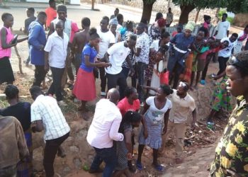Car on test-drive crashes, injures 12, kills 1 at Kitgum roadside market